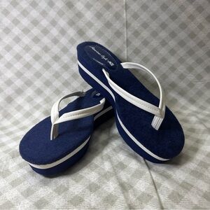 American Eagle Navy & White Wedge Platform Flip Flop Sandals Women Size 10